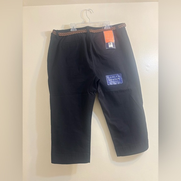 BANDOLINO WOMEN BELTED
MAUREEN STRETCHY CLASSIC
CAPRI LENGTH PANTS Size 16 - Picture 3 of 11